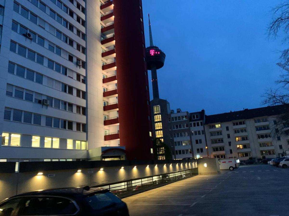 Moeblierte Apartment Im Herkules Koeln Neuehrenfeld Exterior foto